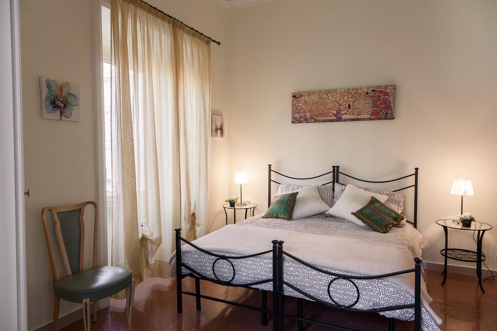 Glam Sm Maggiore Guest House Roma Ngoại thất bức ảnh